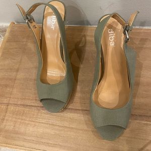 Peep toe sandal- size 6 1/2- Never worn